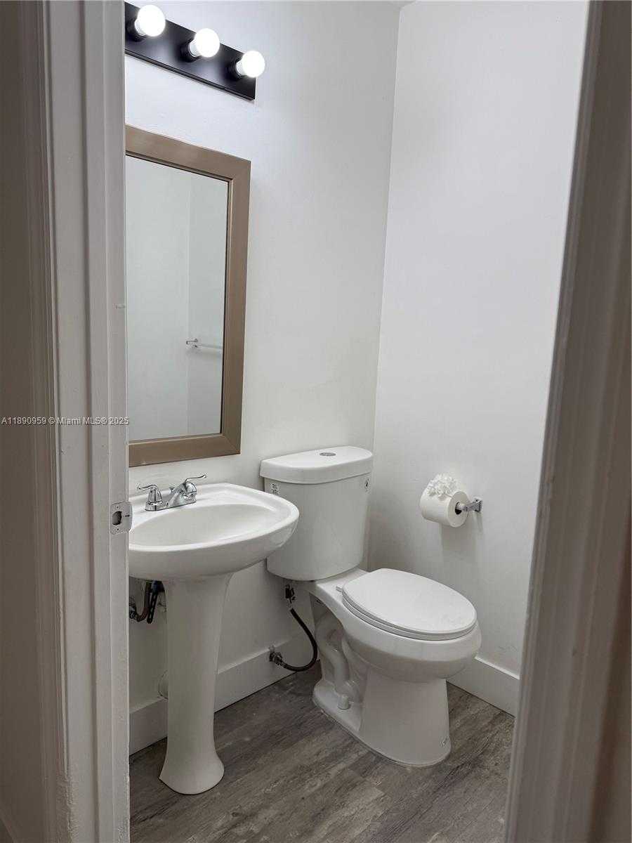 Small Image of 13905 SOUTH WEST 177TH TER #13905, Miami Number 15