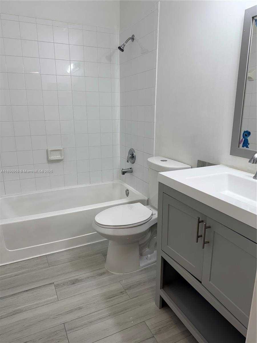 Small Image of 13905 SOUTH WEST 177TH TER #13905, Miami Number 16