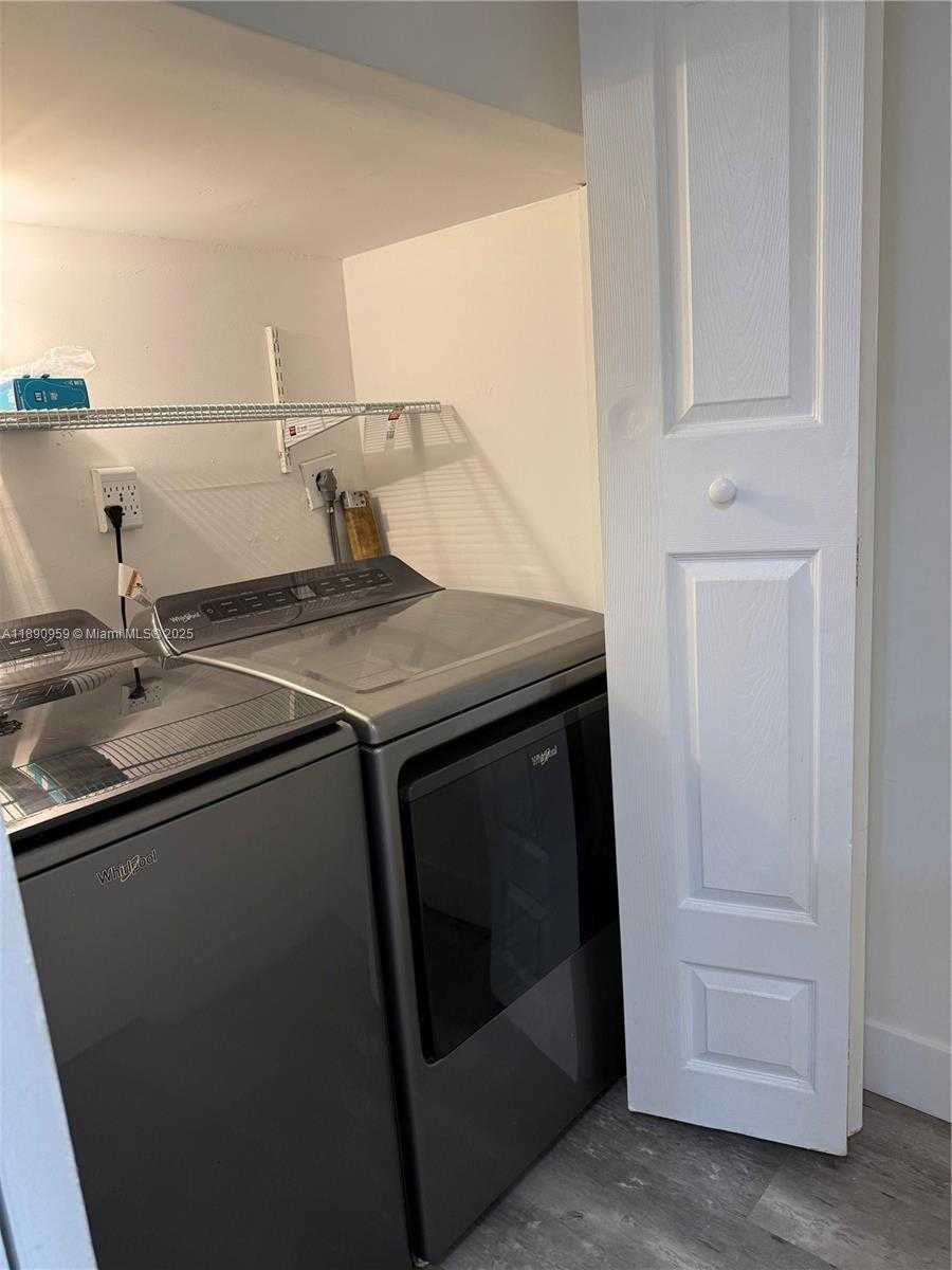 Small Image of 13905 SOUTH WEST 177TH TER #13905, Miami Number 18