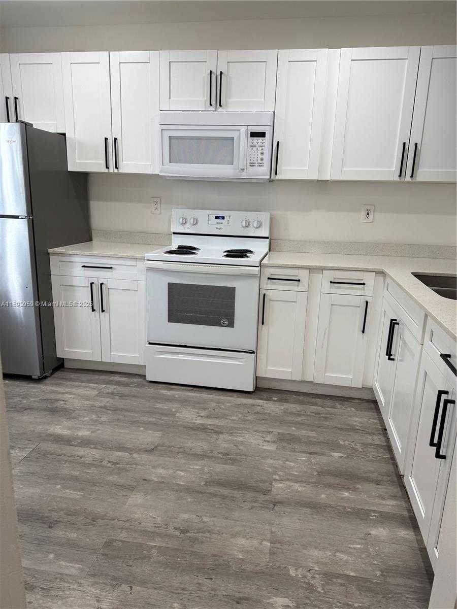 Small Image of 13905 SOUTH WEST 177TH TER #13905, Miami Number 3