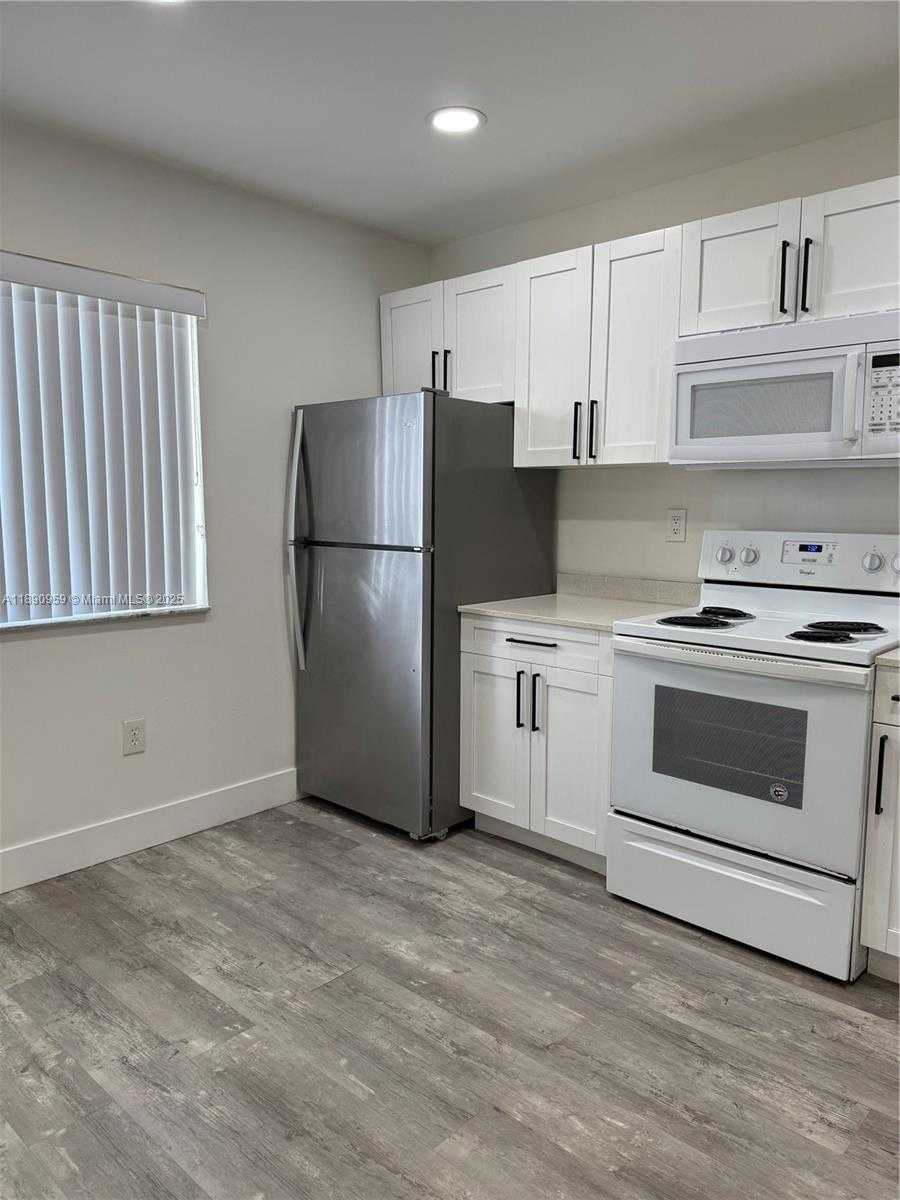 Small Image of 13905 SOUTH WEST 177TH TER #13905, Miami Number 4