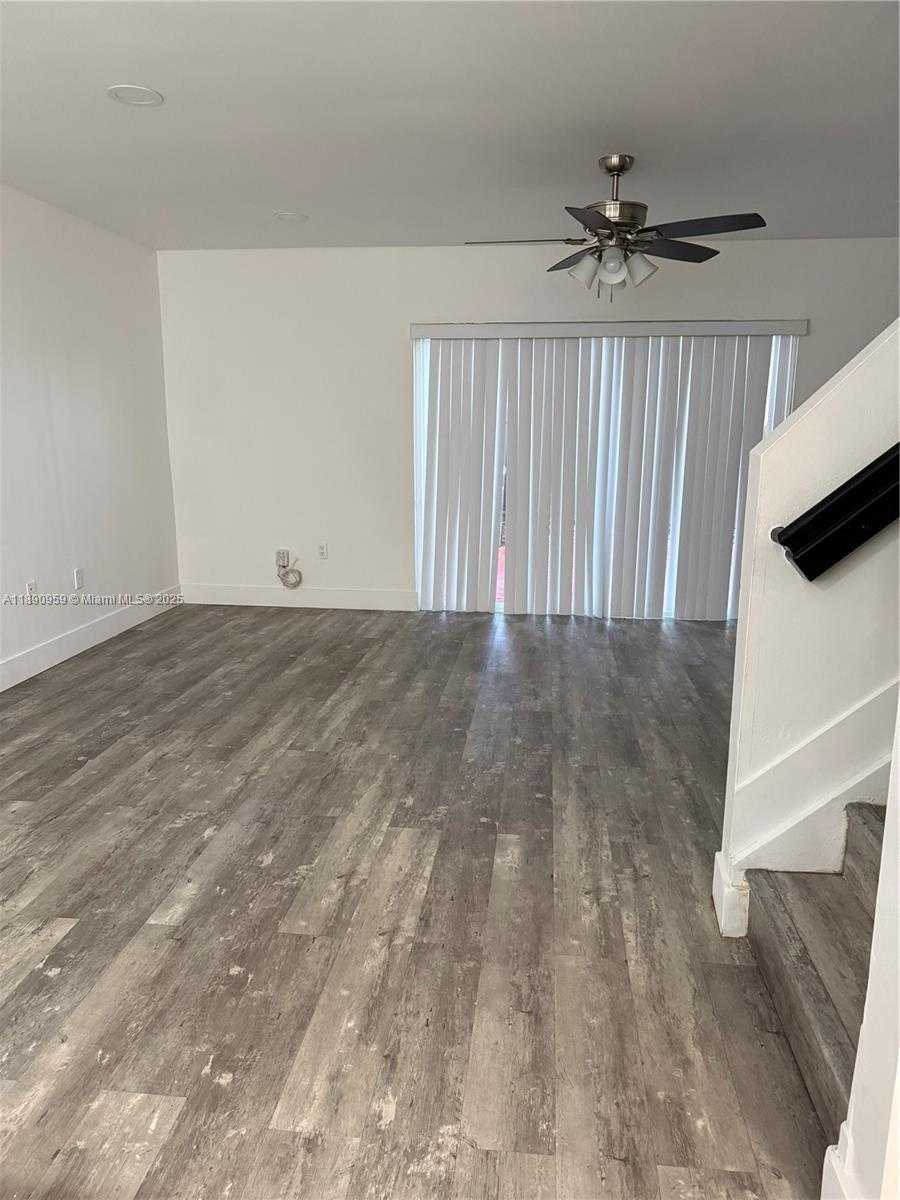 Small Image of 13905 SOUTH WEST 177TH TER #13905, Miami Number 7