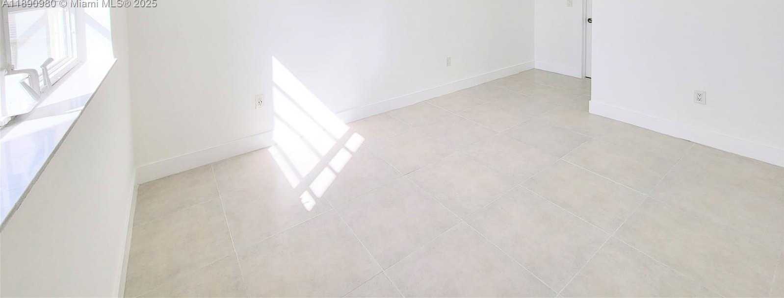 Small Image of 3010 MARCOS DR #R110, Aventura Number 12