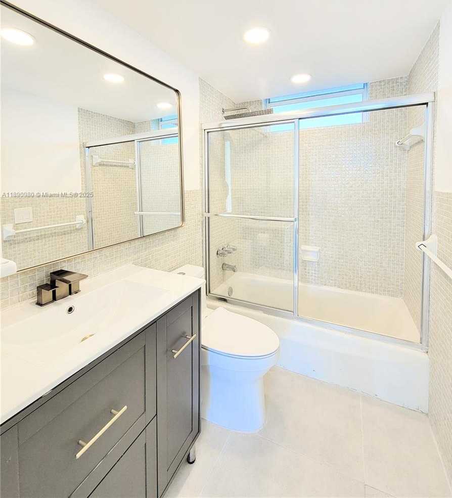 Small Image of 3010 MARCOS DR #R110, Aventura Number 18