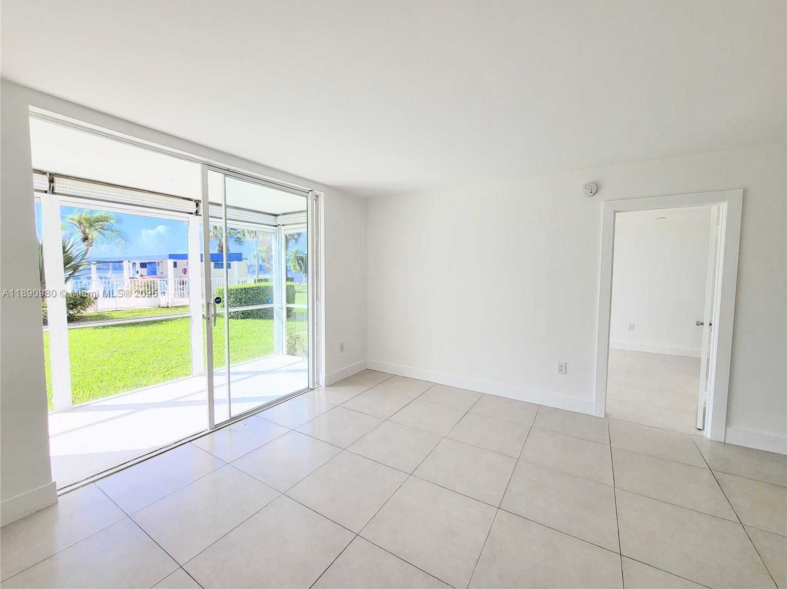 Small Image of 3010 MARCOS DR #R110, Aventura Number 4