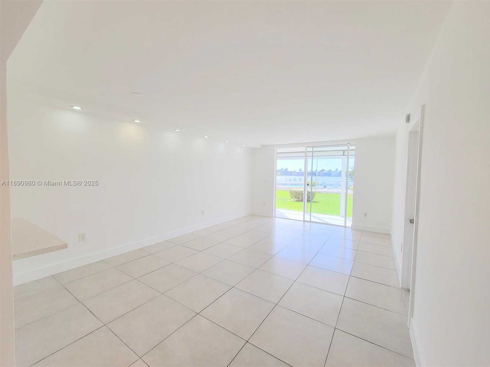 Small Image of 3010 MARCOS DR #R110, Aventura Number 6
