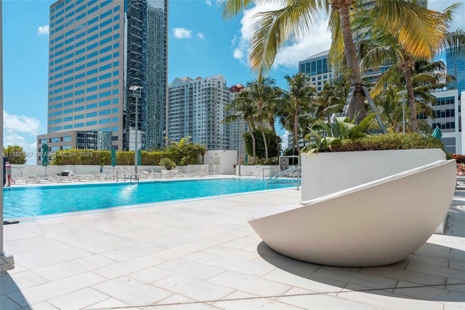 Small Image of 950 BRICKELL BAY DR #2606, Miami Number 14