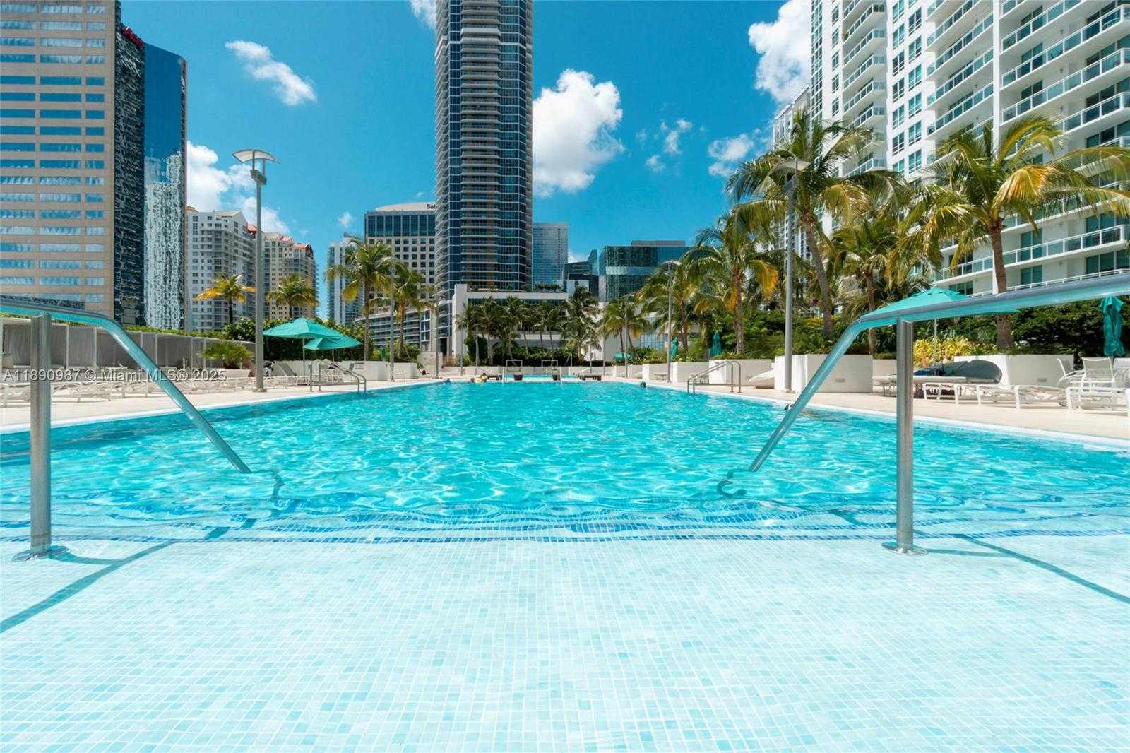 Small Image of 950 BRICKELL BAY DR #2606, Miami Number 16