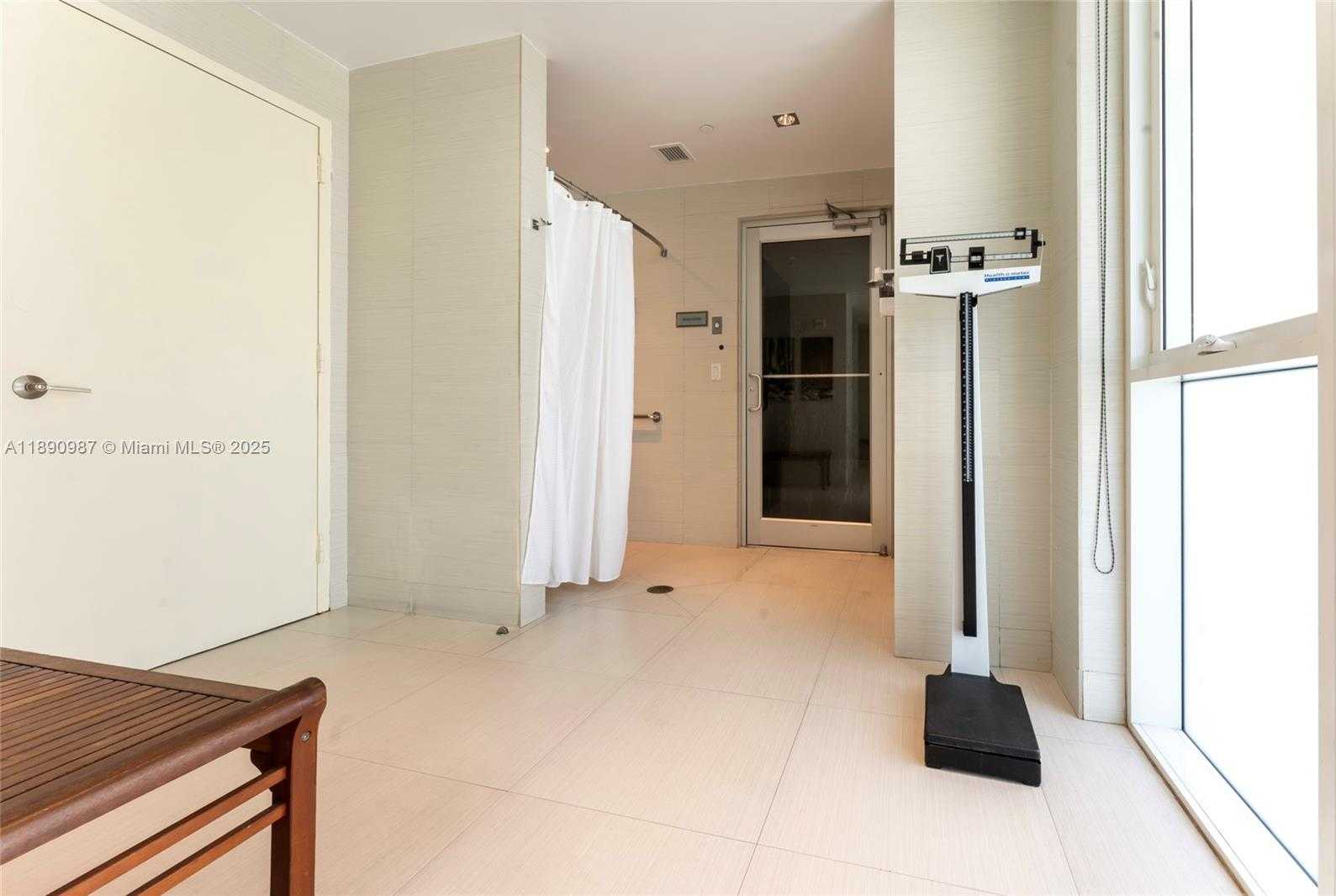 Small Image of 950 BRICKELL BAY DR #2606, Miami Number 23