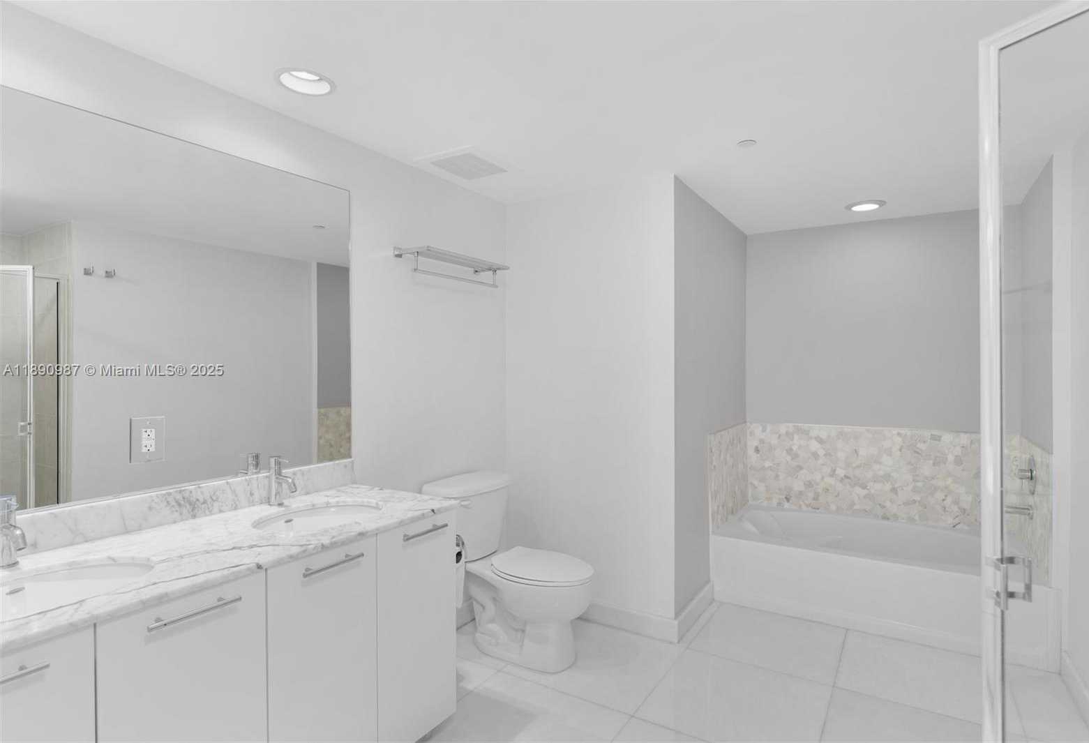 Small Image of 950 BRICKELL BAY DR #2606, Miami Number 7