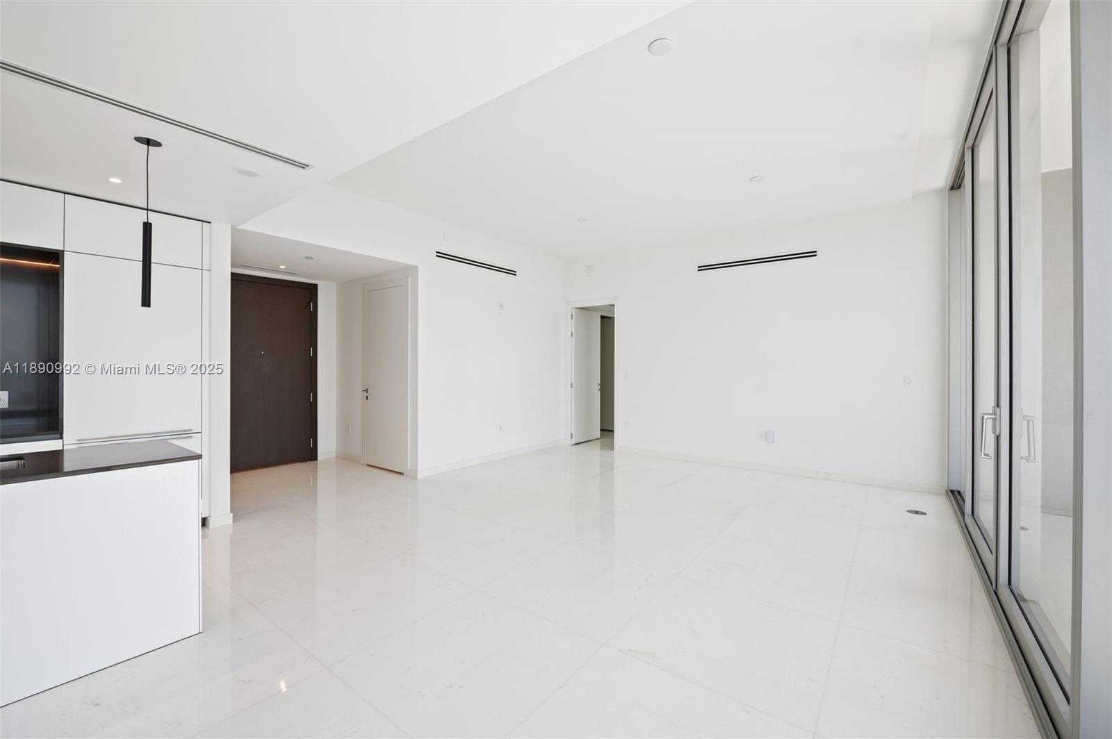 Small Image of 300 BISCAYNE BOULEVARD WAY #5207W, Miami Number 14