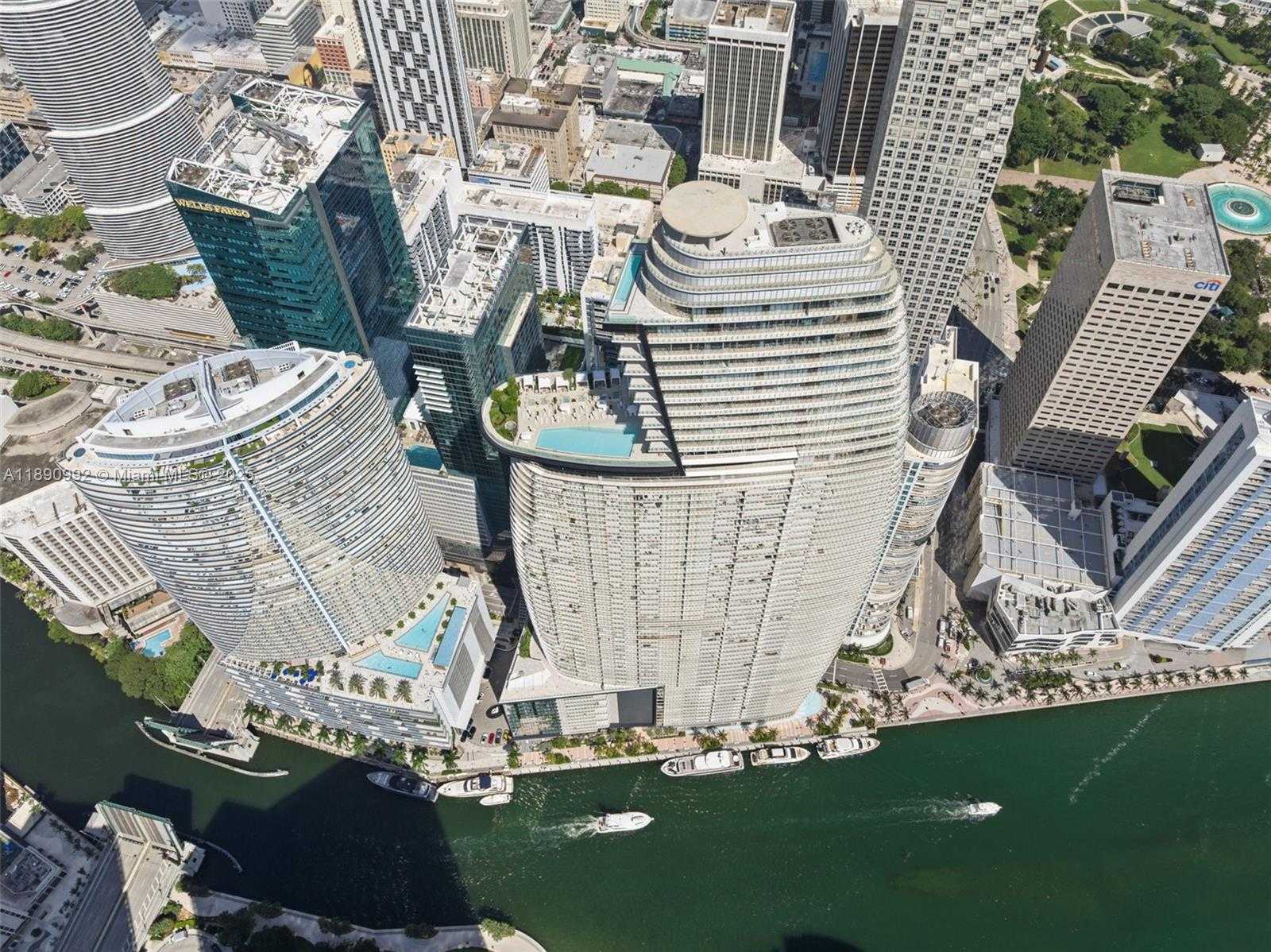 Small Image of 300 BISCAYNE BOULEVARD WAY #5207W, Miami Number 2