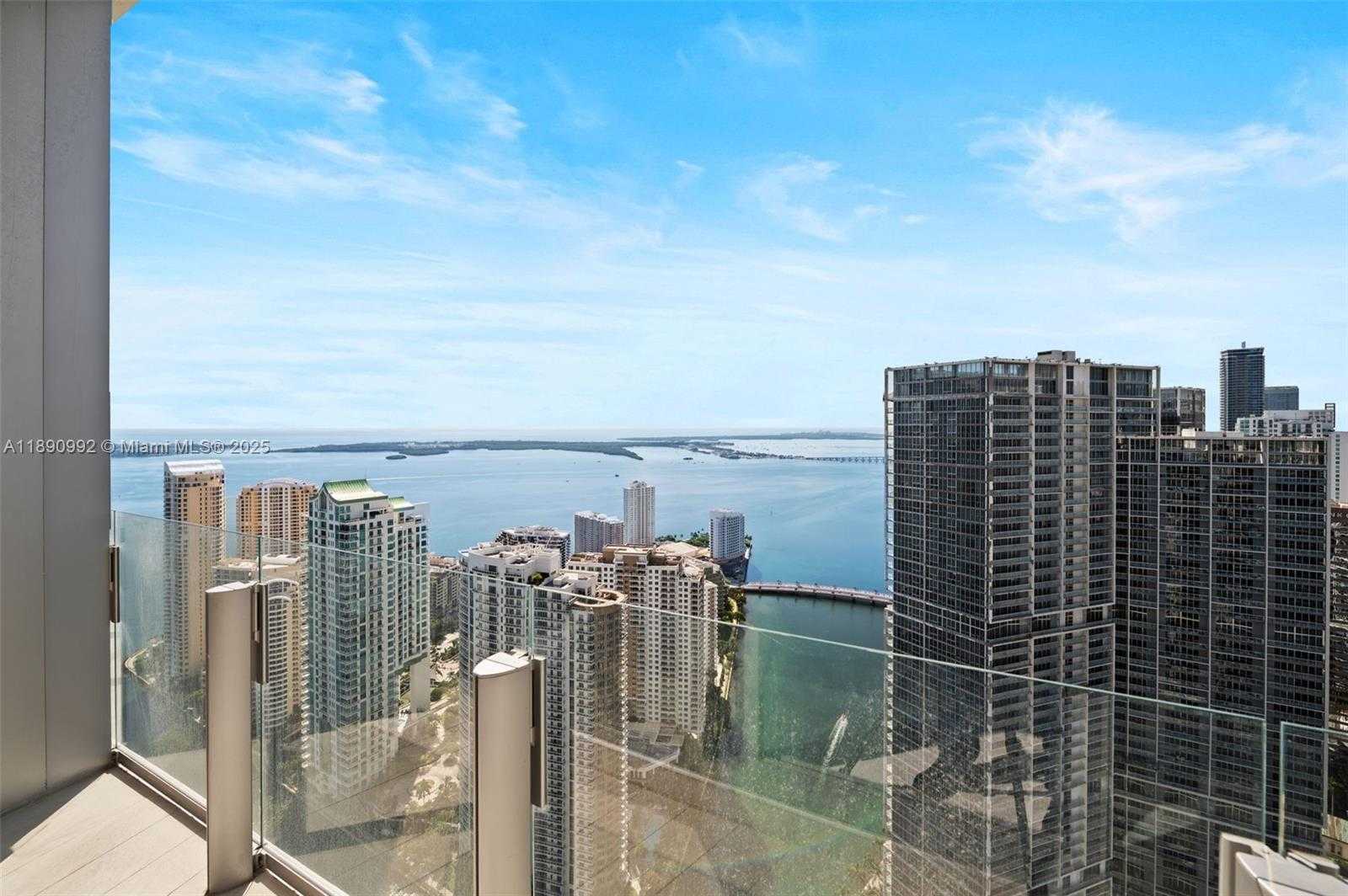 Small Image of 300 BISCAYNE BOULEVARD WAY #5207W, Miami Number 20
