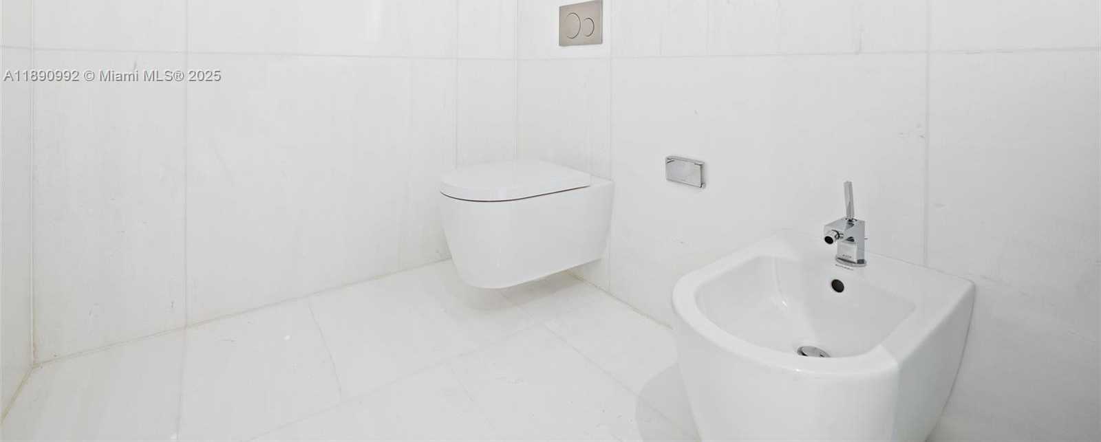 Small Image of 300 BISCAYNE BOULEVARD WAY #5207W, Miami Number 23