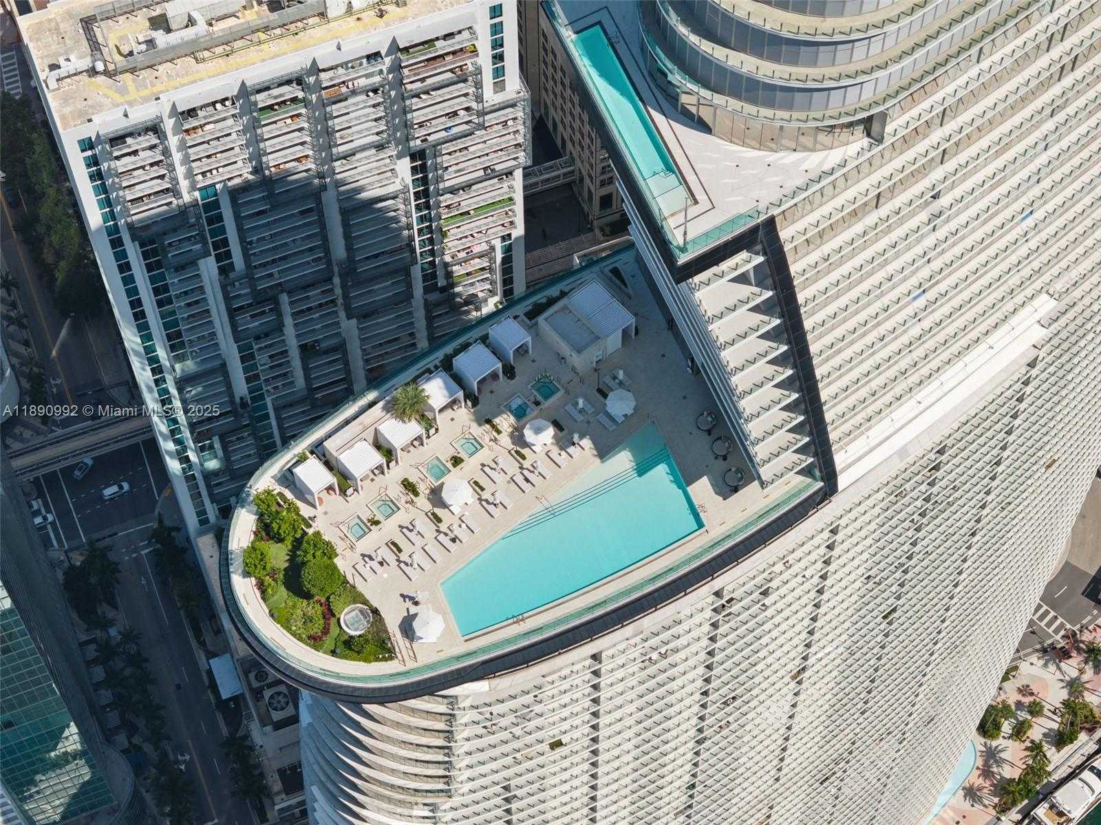Small Image of 300 BISCAYNE BOULEVARD WAY #5207W, Miami Number 30