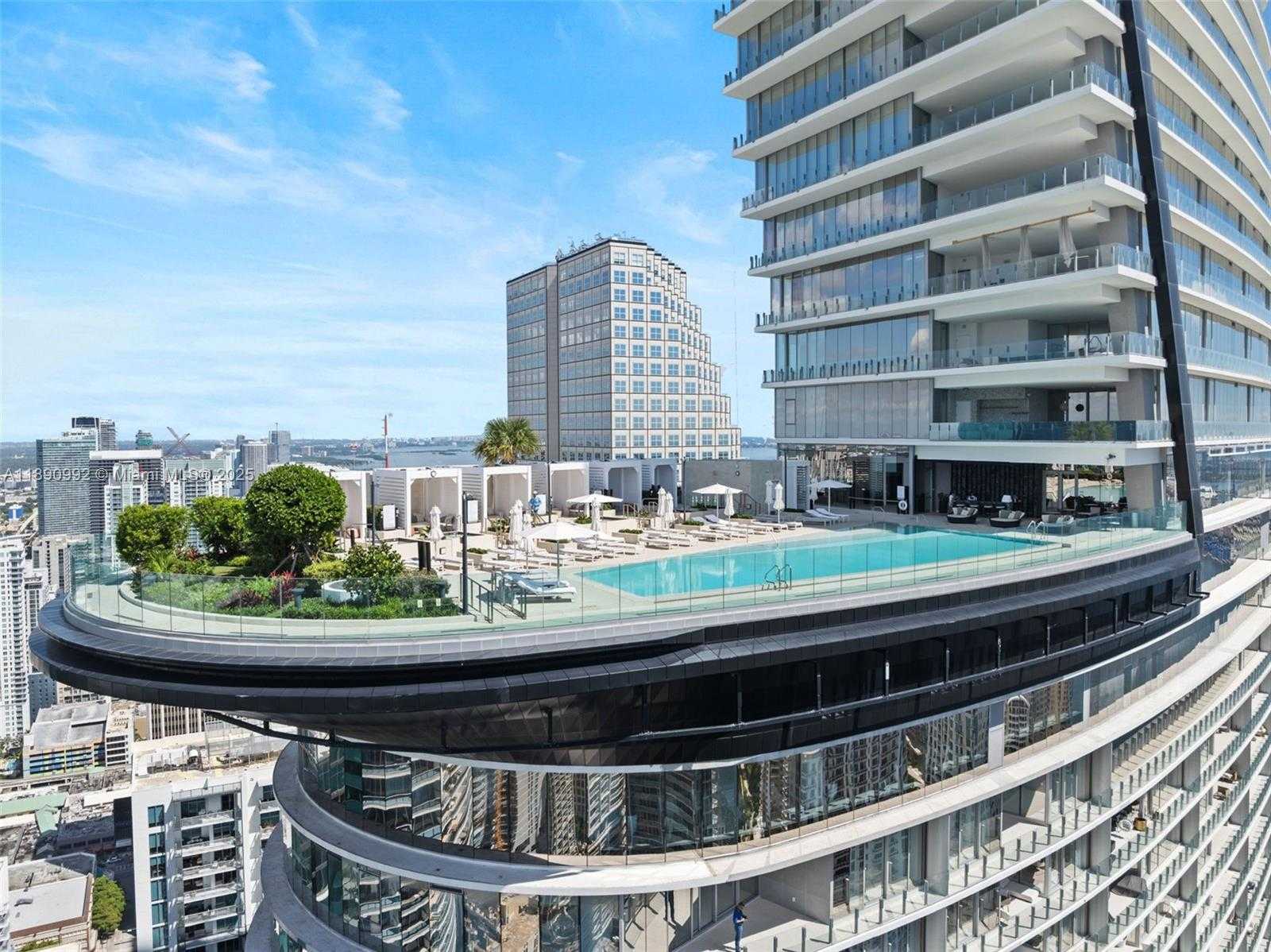 Small Image of 300 BISCAYNE BOULEVARD WAY #5207W, Miami Number 34
