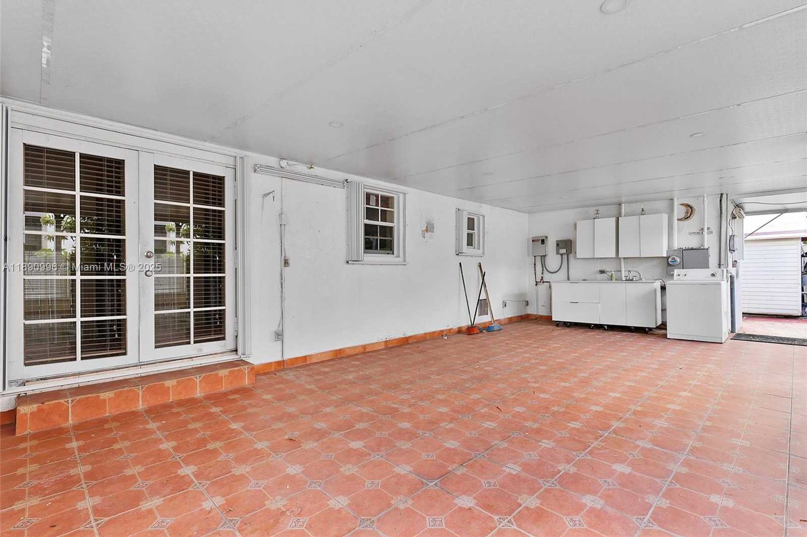 Small Image of 450 NORTH WEST 40TH CT, Miami Number 16