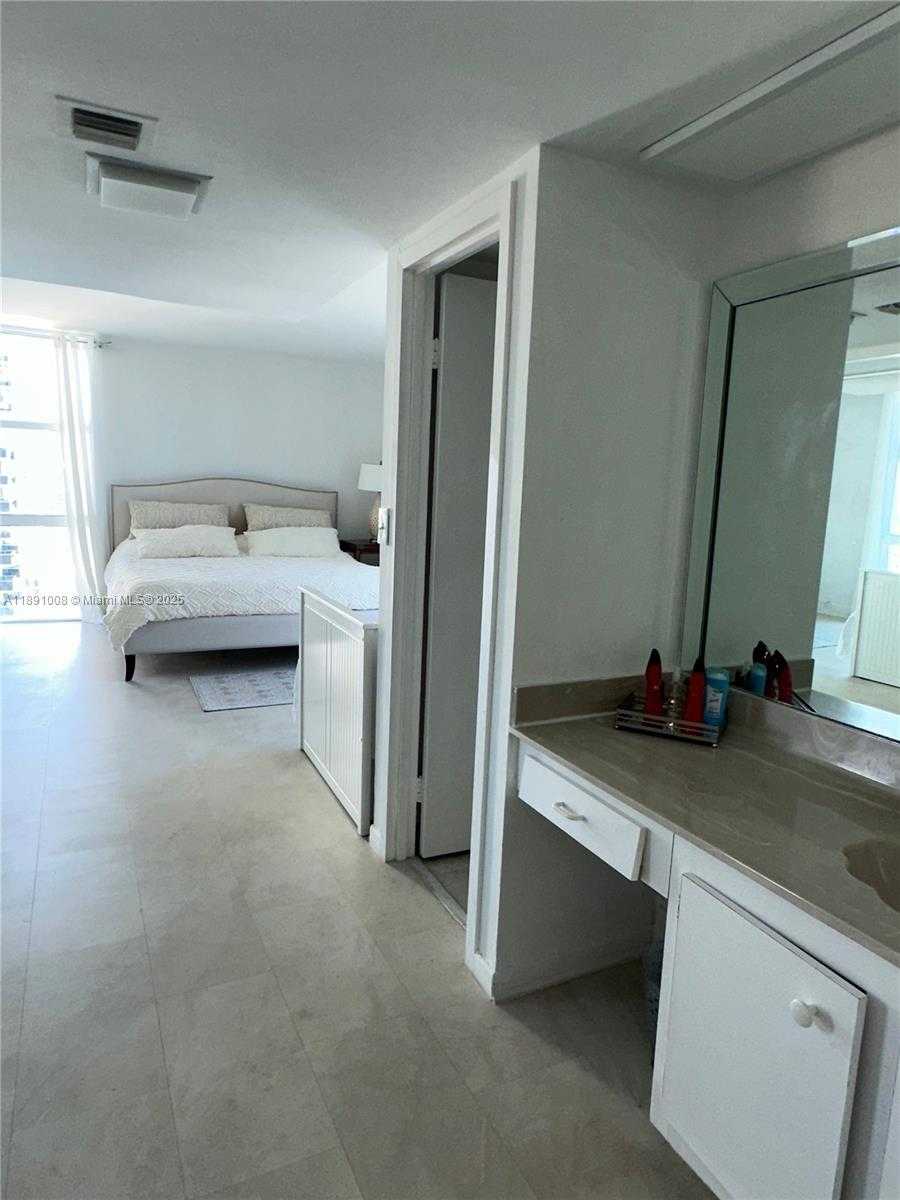 Small Image of 3675 NORTH COUNTRY CLUB DR #1809, Aventura Number 12