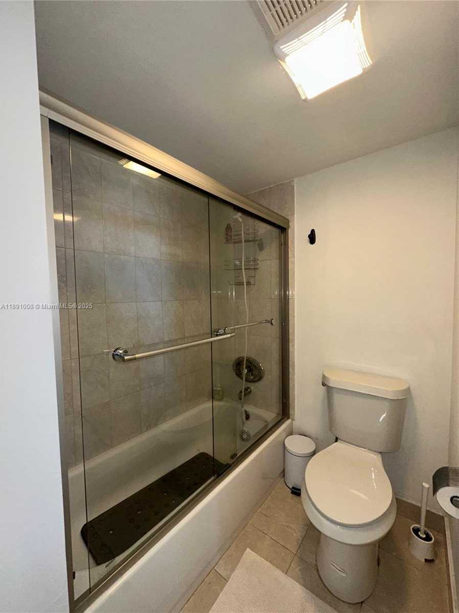 Small Image of 3675 NORTH COUNTRY CLUB DR #1809, Aventura Number 14