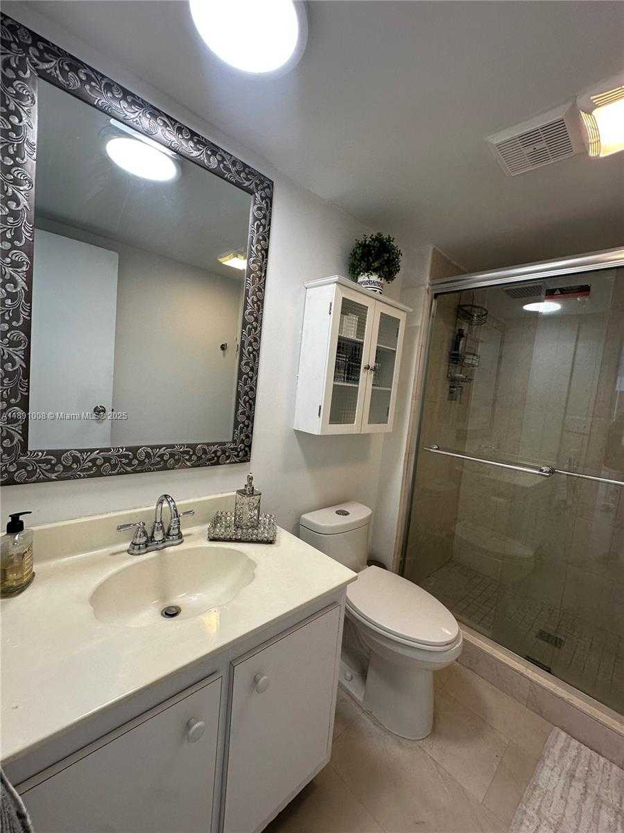 Small Image of 3675 NORTH COUNTRY CLUB DR #1809, Aventura Number 17