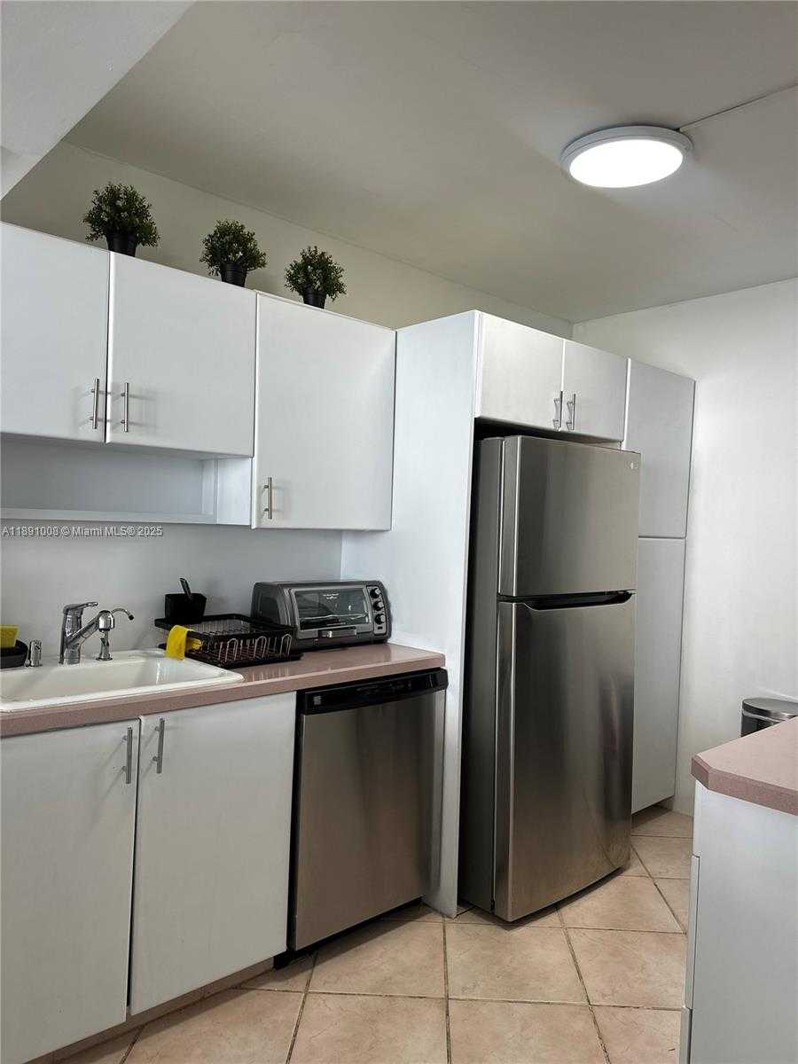 Small Image of 3675 NORTH COUNTRY CLUB DR #1809, Aventura Number 7