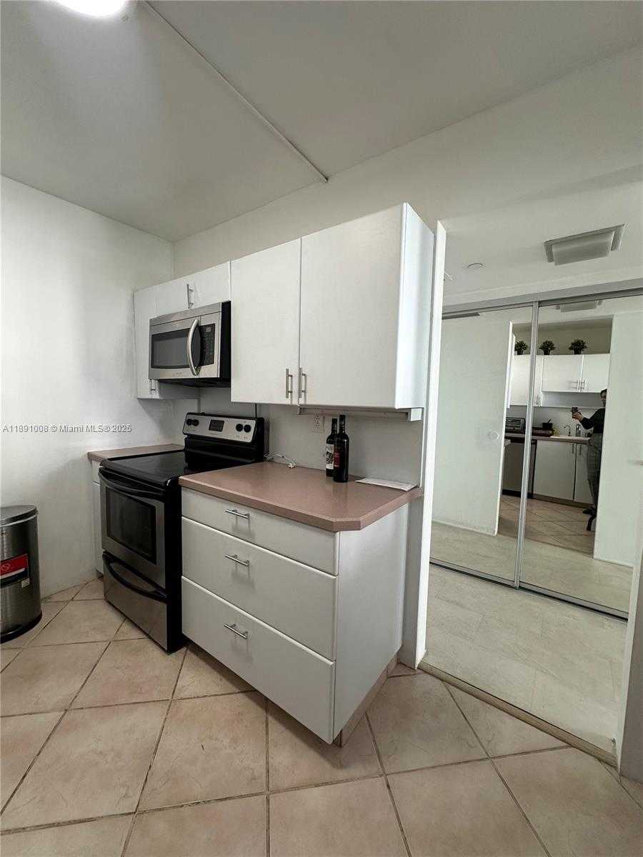 Small Image of 3675 NORTH COUNTRY CLUB DR #1809, Aventura Number 8