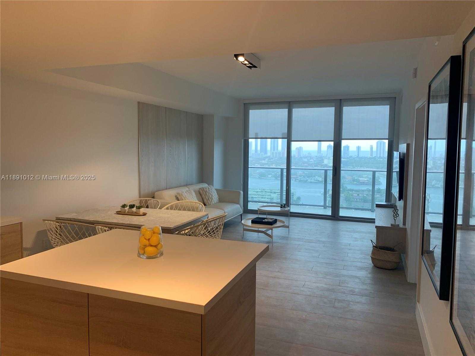 Small Image of 16385 BISCAYNE BLVD #2420, North Miami Beach Number 20