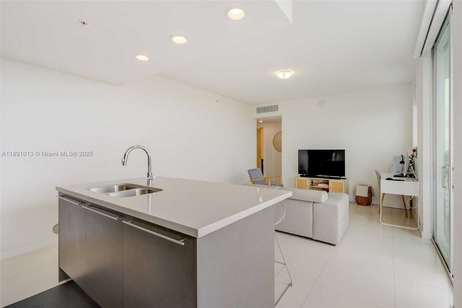 Small Image of 7875 NORTH WEST 107TH AVE #516, Doral Number 5