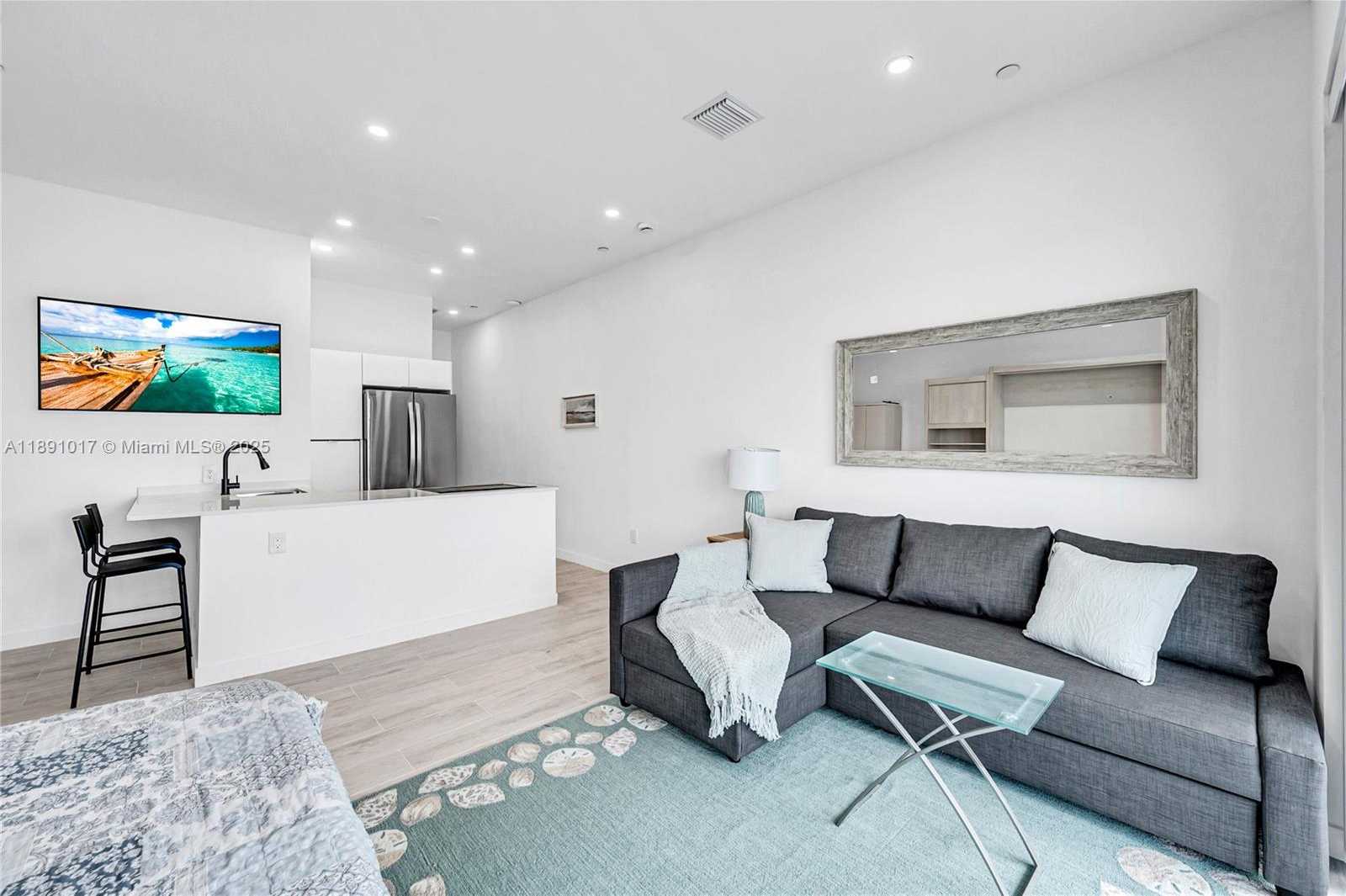 Small Image of 1500 WEST BAY RD #1536S, Miami Beach Number 17