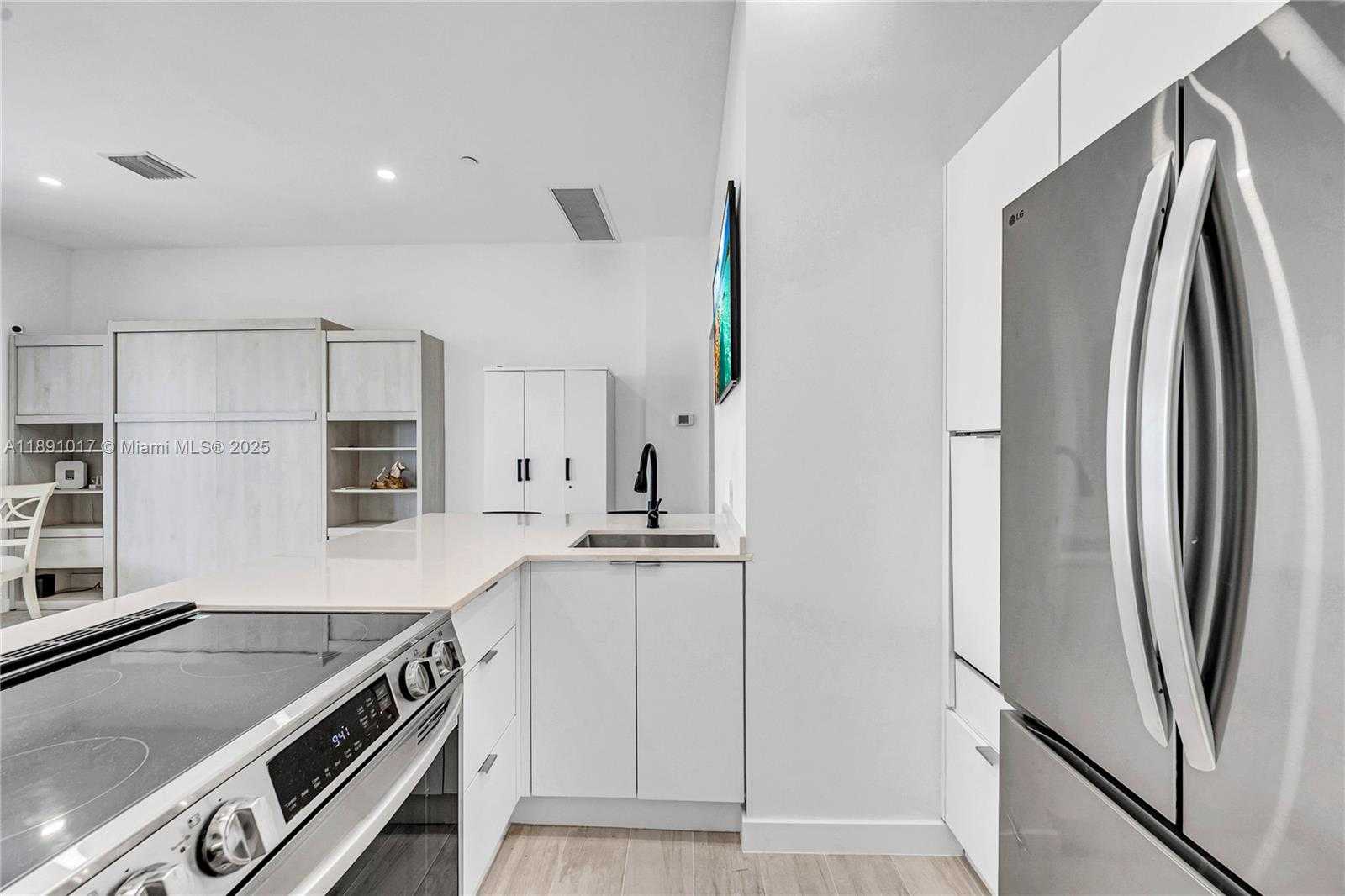 Small Image of 1500 WEST BAY RD #1536S, Miami Beach Number 33