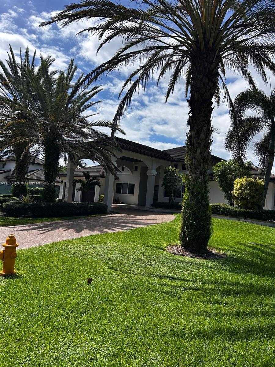 Small Image of 17610 SOUTH WEST 80TH CT, Palmetto Bay Number 3