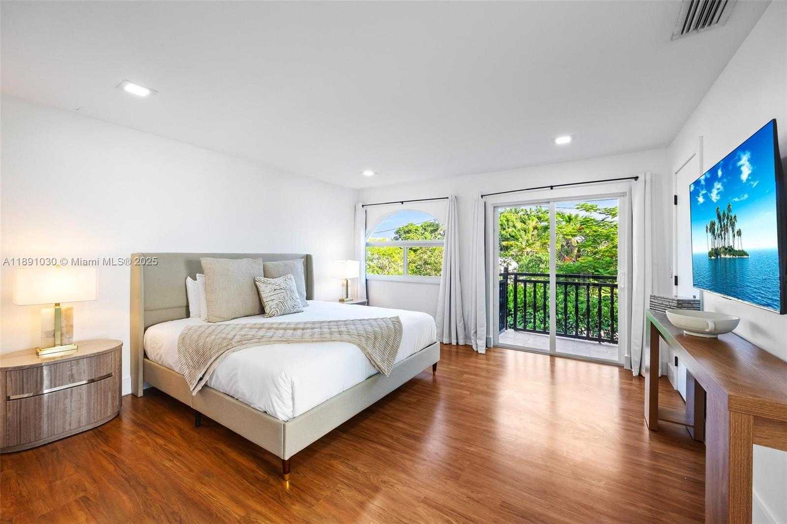Small Image of 1651 SOUTH WEST 13TH AVE #na, Miami Number 30