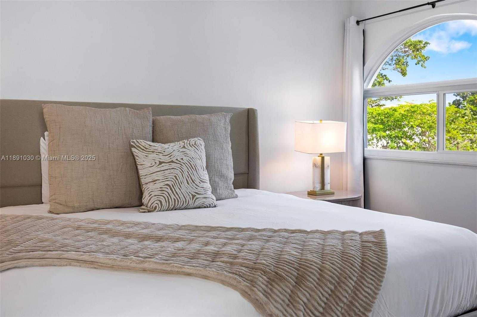 Small Image of 1651 SOUTH WEST 13TH AVE #na, Miami Number 31