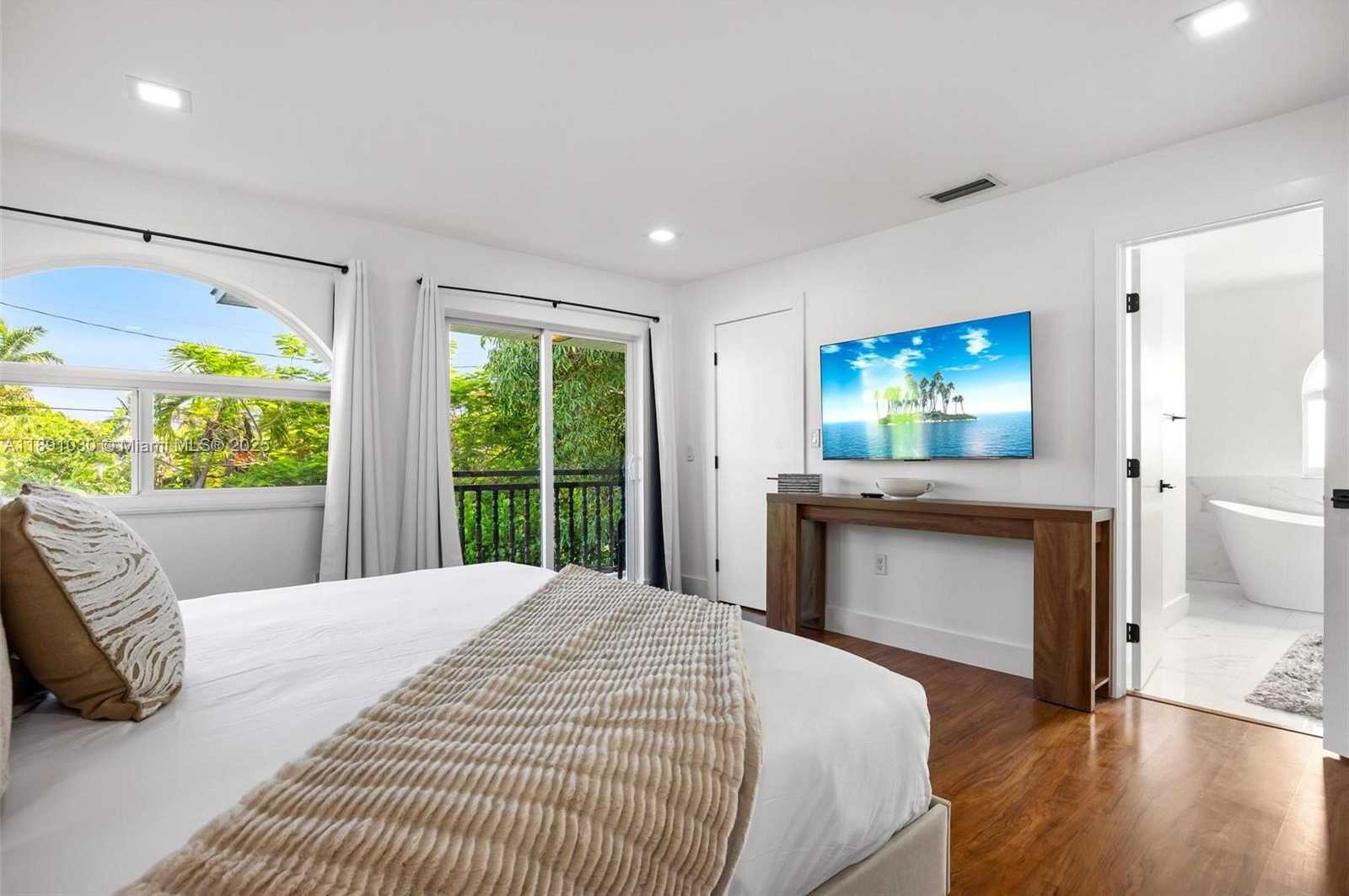 Small Image of 1651 SOUTH WEST 13TH AVE #na, Miami Number 32