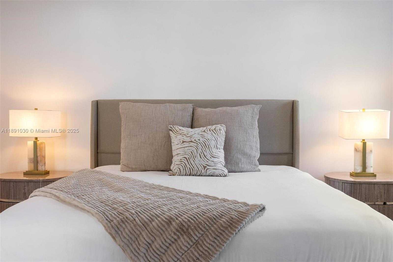Small Image of 1651 SOUTH WEST 13TH AVE #na, Miami Number 33