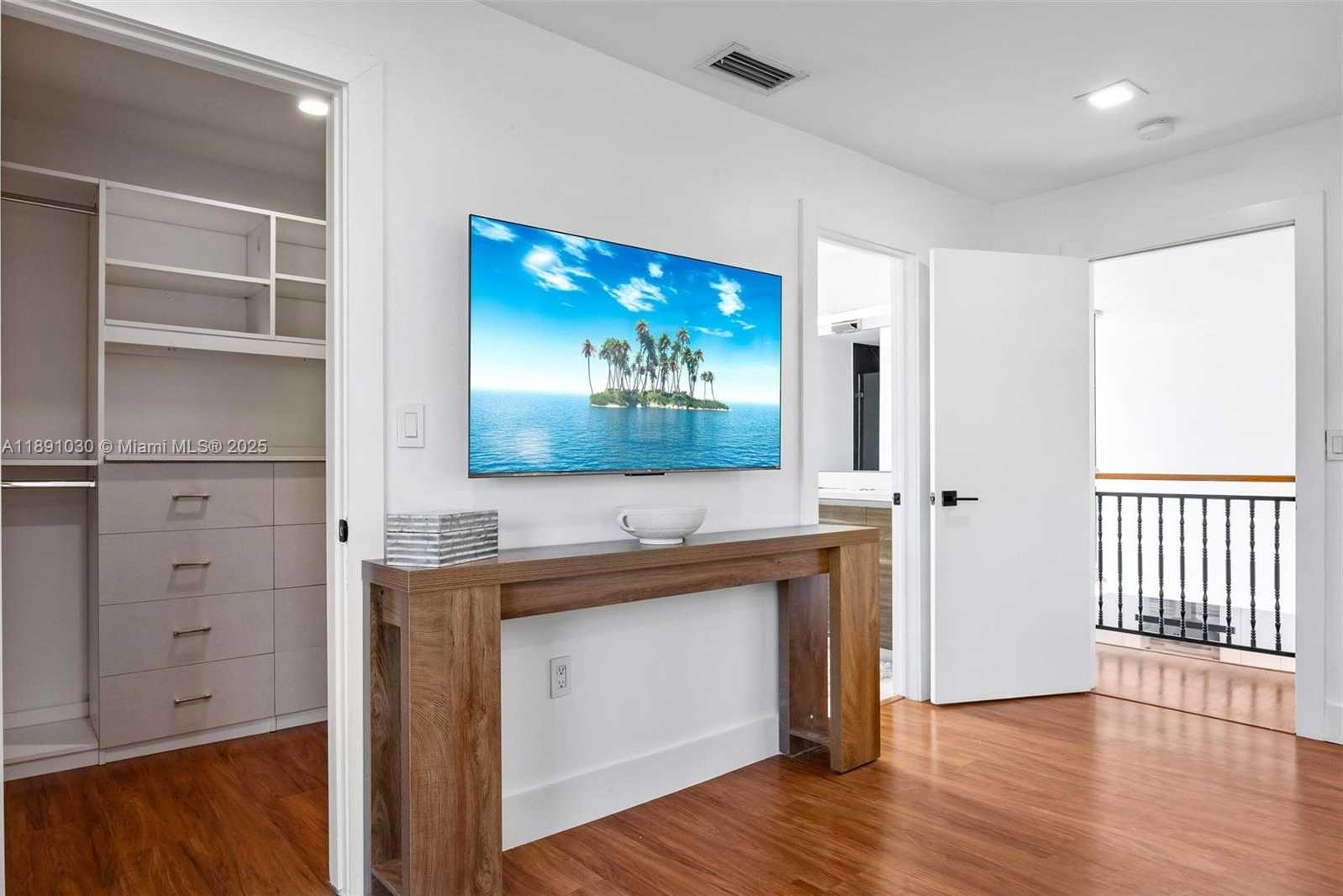 Small Image of 1651 SOUTH WEST 13TH AVE #na, Miami Number 34