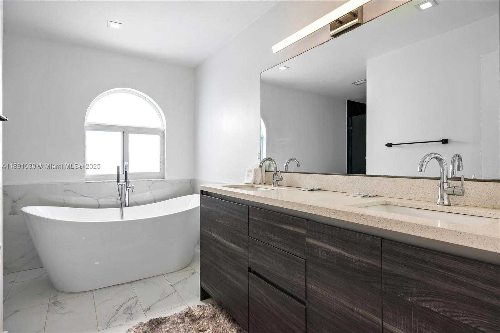 Small Image of 1651 SOUTH WEST 13TH AVE #na, Miami Number 36