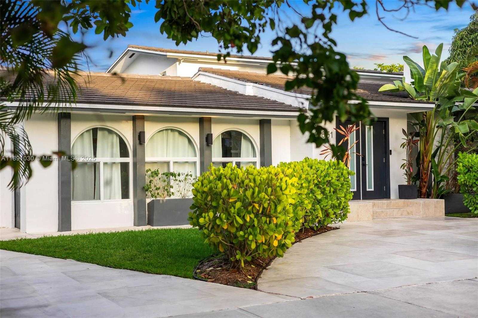 Small Image of 1651 SOUTH WEST 13TH AVE #na, Miami Number 4