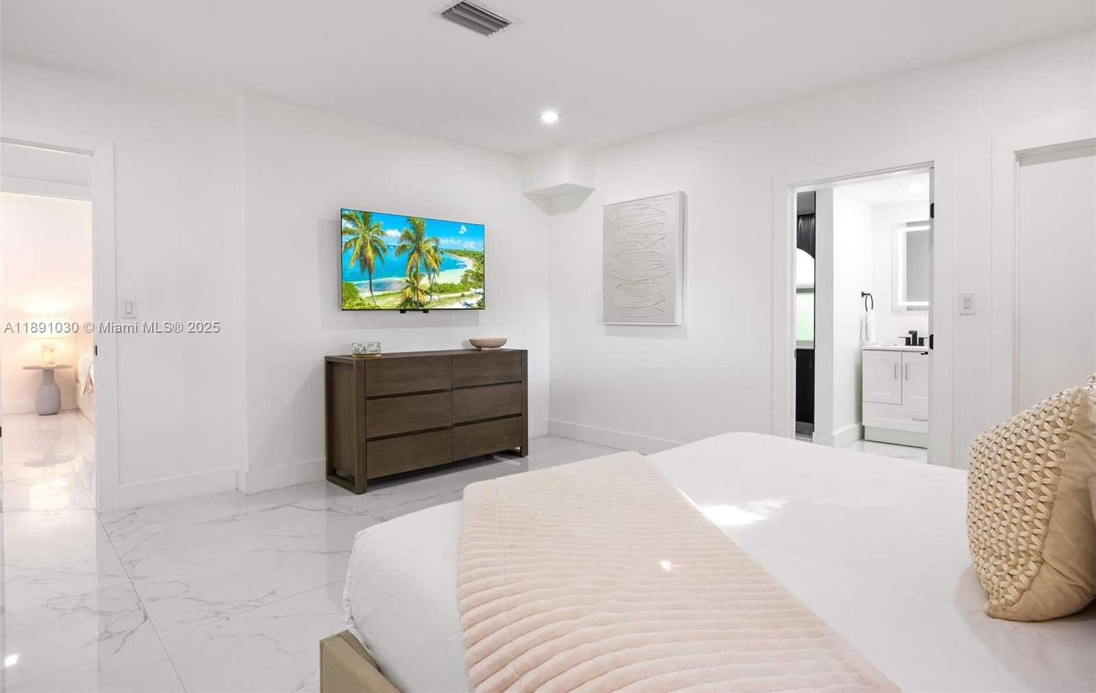 Small Image of 1651 SOUTH WEST 13TH AVE #na, Miami Number 41