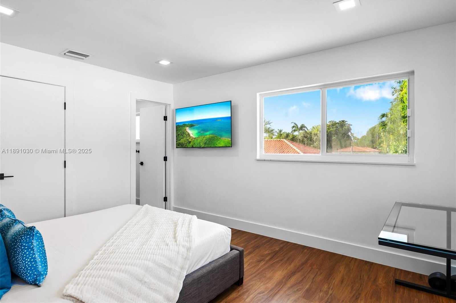 Small Image of 1651 SOUTH WEST 13TH AVE #na, Miami Number 49