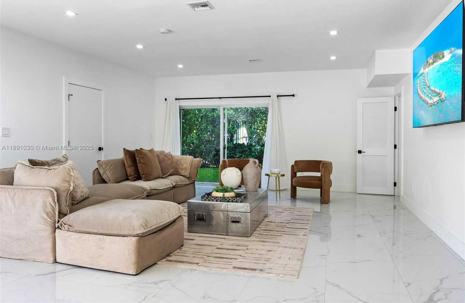 Small Image of 1651 SOUTH WEST 13TH AVE #na, Miami Number 6