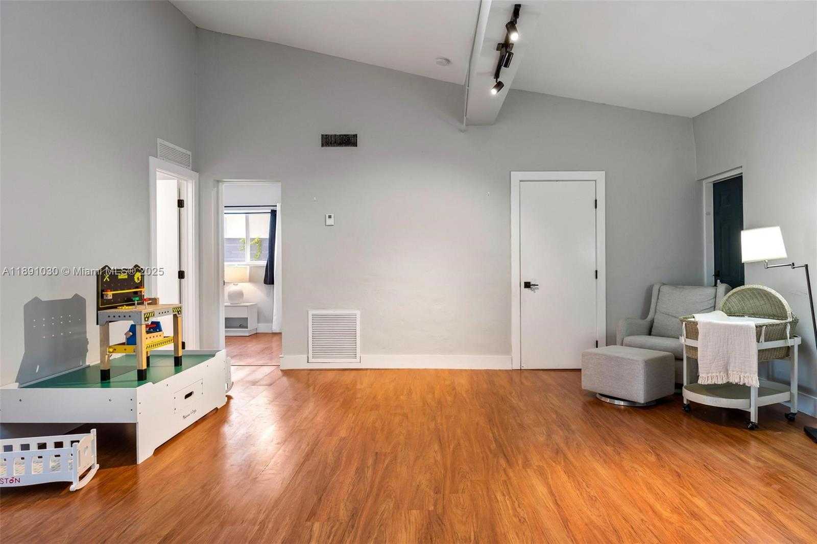 Small Image of 1651 SOUTH WEST 13TH AVE #na, Miami Number 61