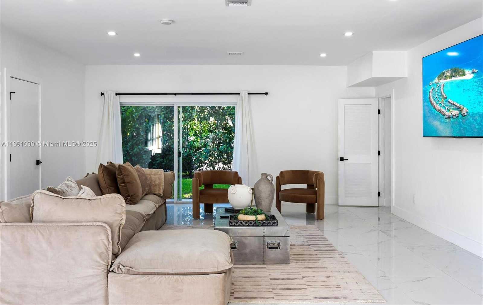 Small Image of 1651 SOUTH WEST 13TH AVE #na, Miami Number 7