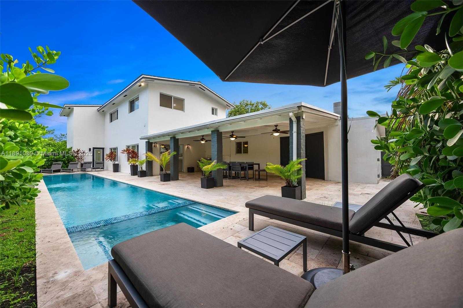 Small Image of 1651 SOUTH WEST 13TH AVE #na, Miami Number 70