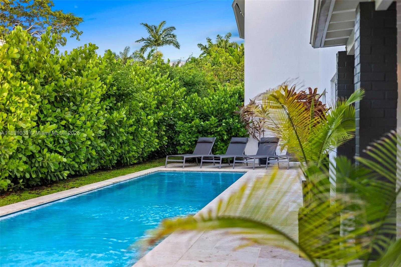 Small Image of 1651 SOUTH WEST 13TH AVE #na, Miami Number 74