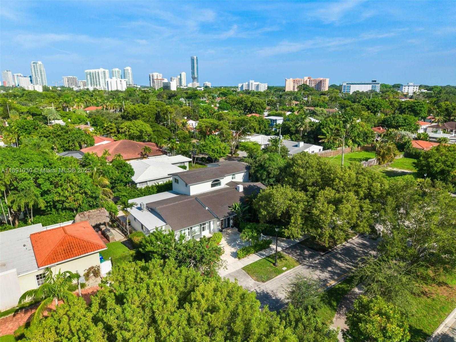 Small Image of 1651 SOUTH WEST 13TH AVE #na, Miami Number 90