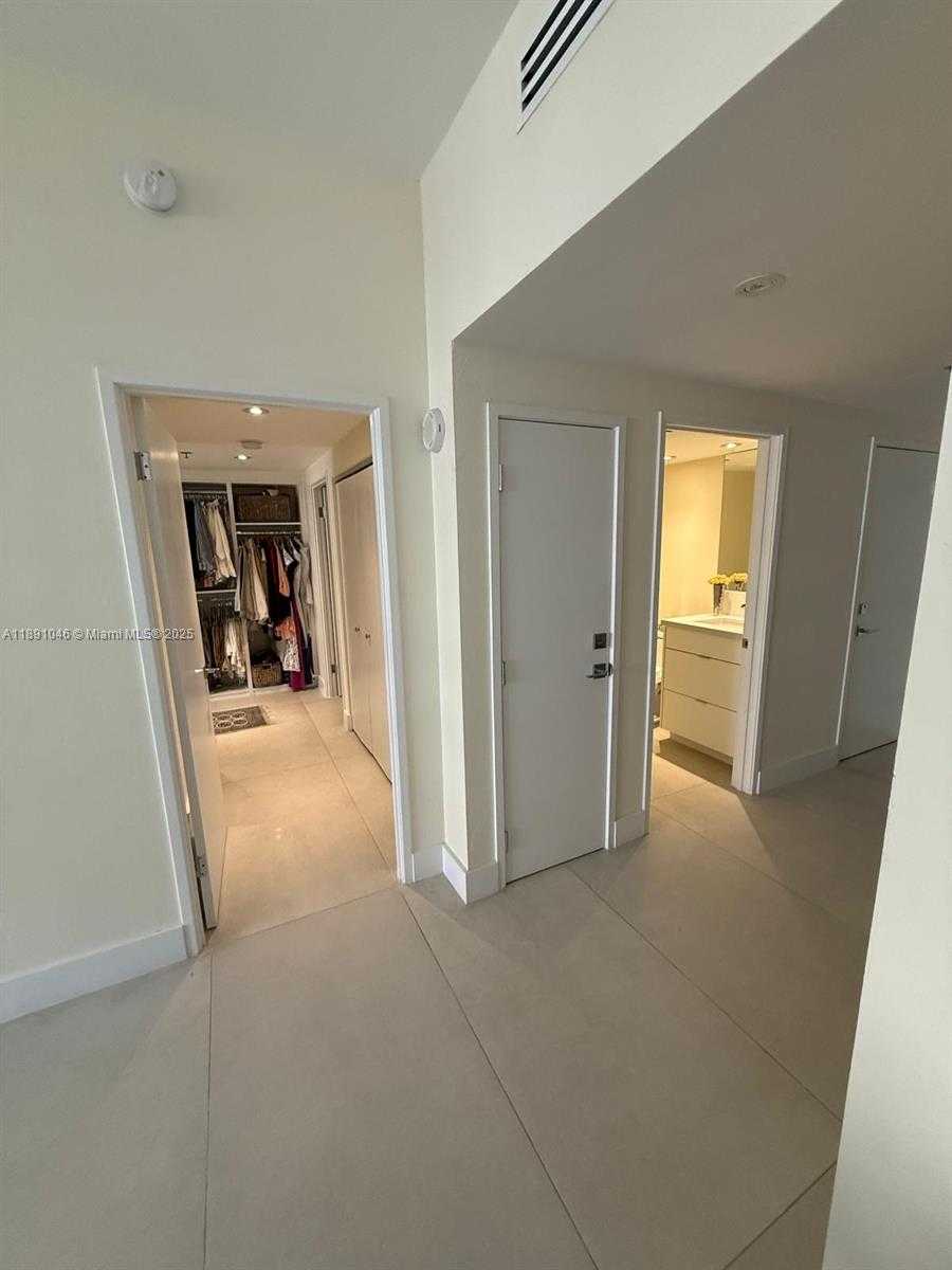 Small Image of 201 CRANDON BLVD #632, Key Biscayne Number 10