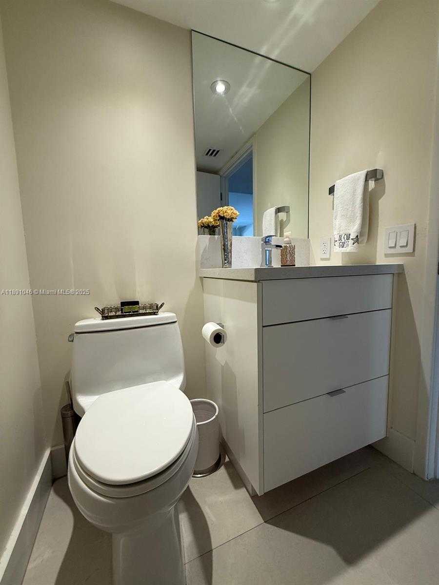 Small Image of 201 CRANDON BLVD #632, Key Biscayne Number 11