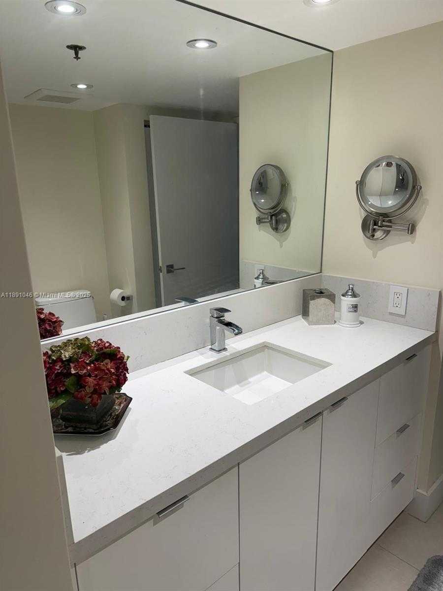 Small Image of 201 CRANDON BLVD #632, Key Biscayne Number 13