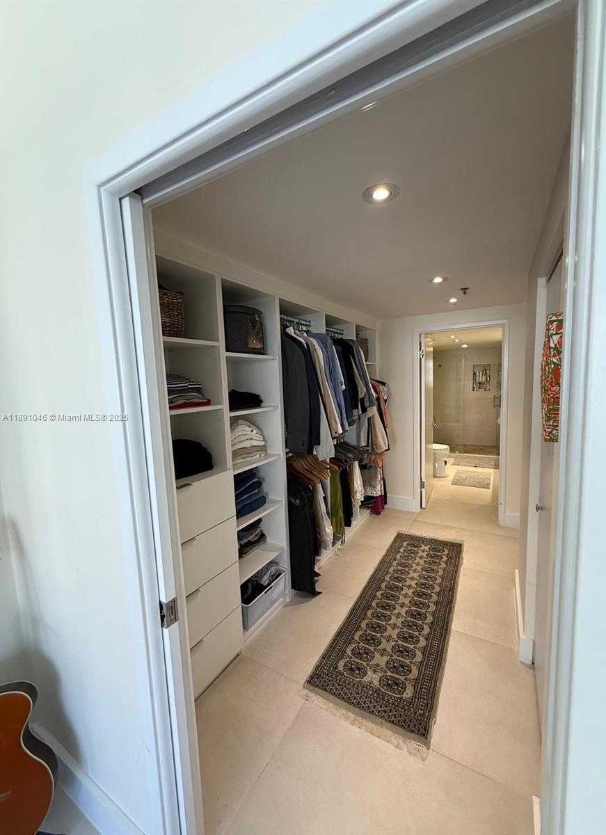 Small Image of 201 CRANDON BLVD #632, Key Biscayne Number 16